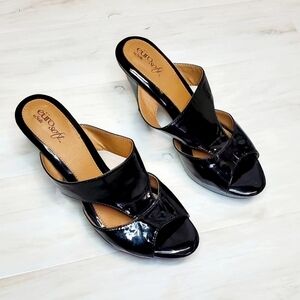 Eürosoft by Sōfft Black Patent Leather Open-Toe Heels